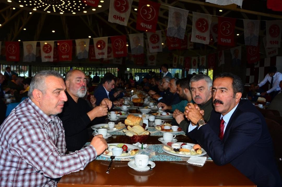 MHP Ordu Milletvekili Enginyurt, &Uuml;nye teşkilatıyla buluştu