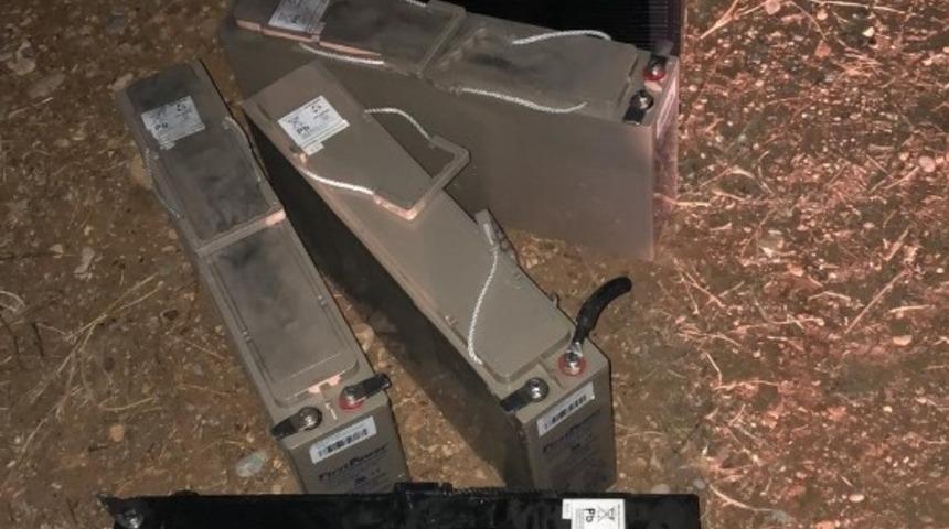 Baz istasyonu hırsızları tutuklandı