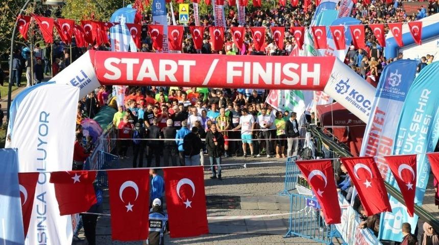 Kocaeli Cumhuriyet Koşusu&rsquo;nda &ouml;d&uuml;ller sahiplerini buldu