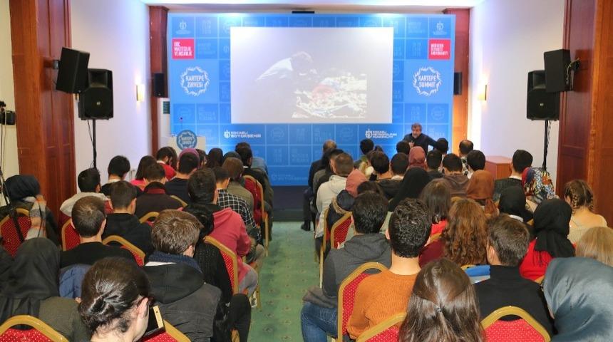 Gazeteci Coşkun Aral Kartepe Zirvesi&rsquo;nde