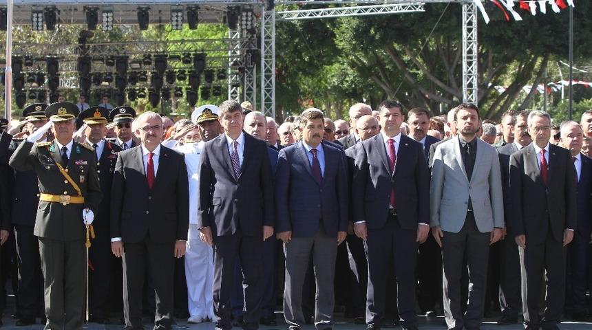 Antalya’da Cumhuriyet’in 95’inci yıldönümü kutlamaları