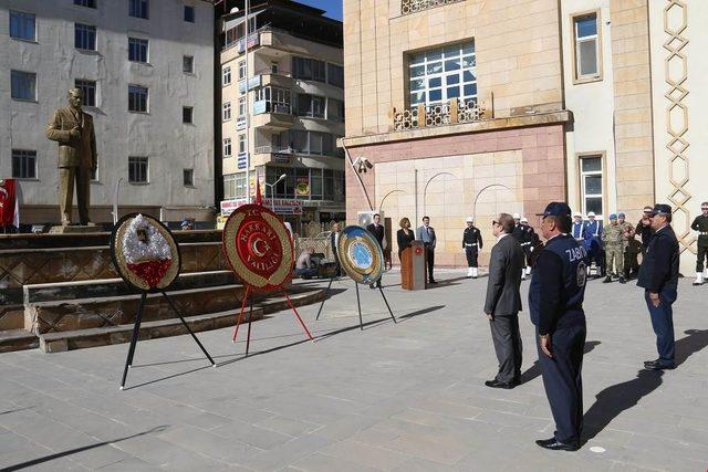 Hakkari’de 29 Ekim Cumhuriyet Bayramı