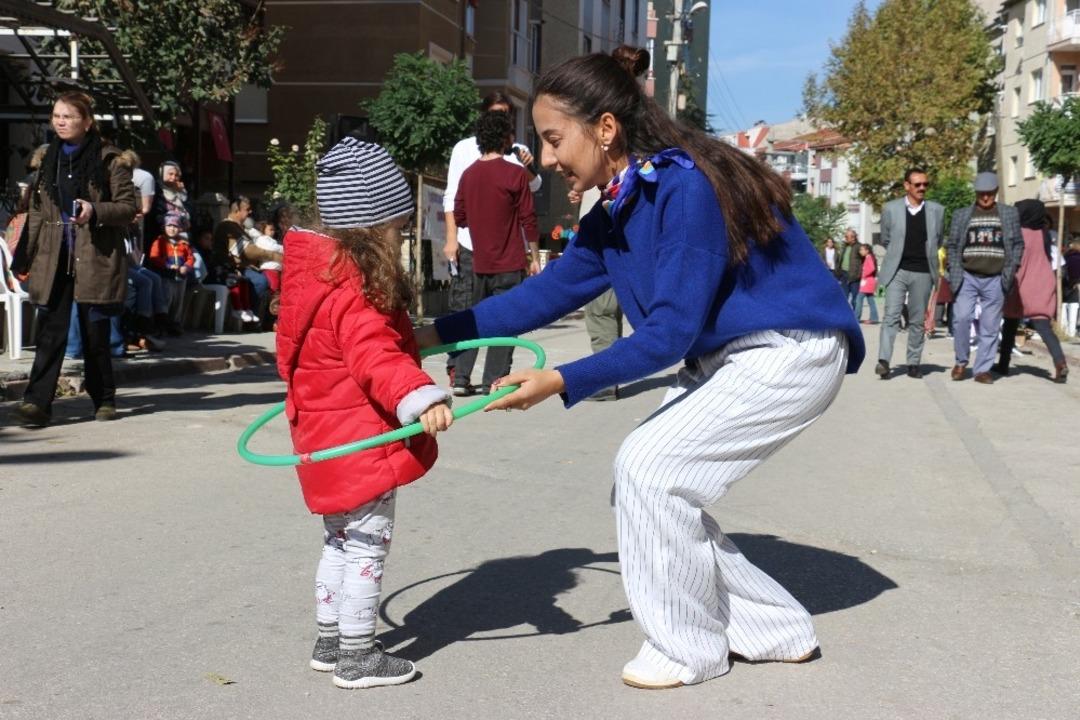 Sokak şenliği ilgiyle izlendi
