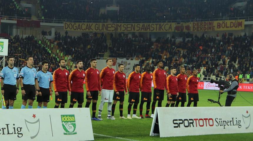Evkur Yeni Malatyaspor - Galatasaray maçında Younes Belhanda sakatlandı!