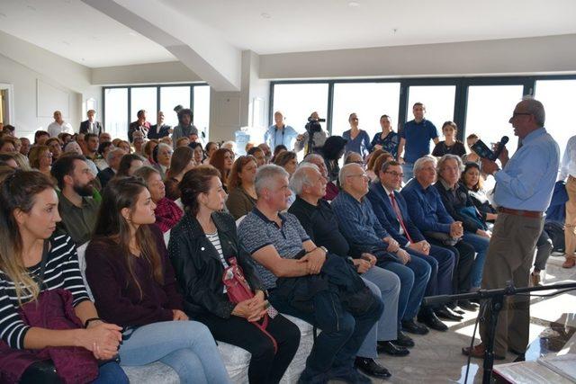 Usta yazar Ataol Behramoğlu için söyleşi ve imza günü etkinliği düzenlendi