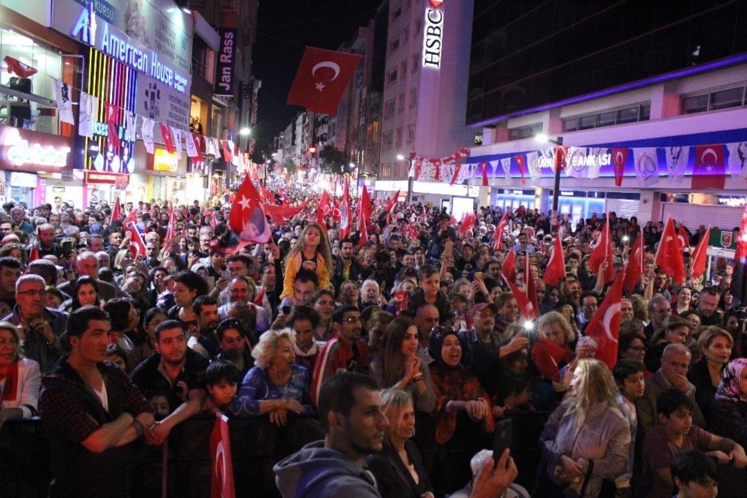 Karşıyaka&rsquo;da cumhuriyet coşkusu