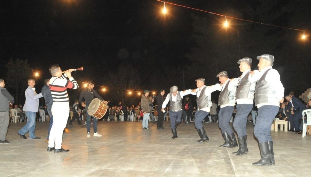 S&uuml;rmeli Mahallesi&rsquo;nde Cumhuriyet coşkusu
