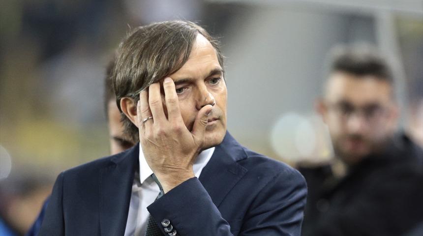 Fenerbah&ccedil;e Cocu'nun g&ouml;revine son verildiğini a&ccedil;ıkladı!