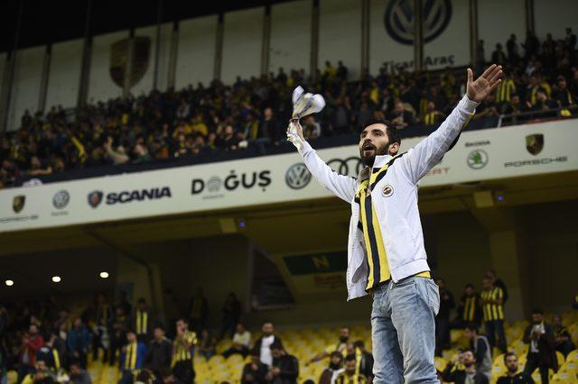 -fenerbahceli-taraftarlar-stadi-terk-etmedi-fotograflar-_3930_dhaphoto5