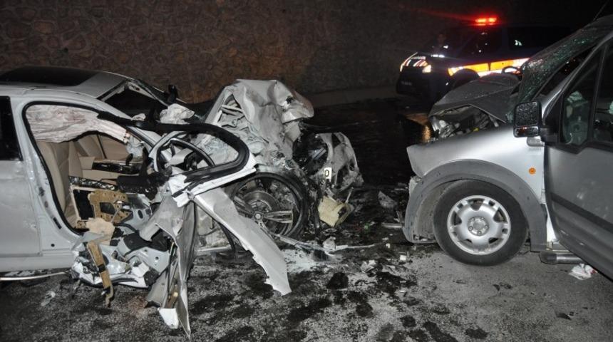 Bartın'da feci kaza! Kafa kafaya çarpıştılar: Ölü ve yaralılar var