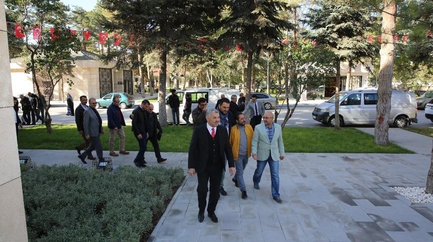 Başkan &Ccedil;elik, işadamlarına yatırımları anlattı