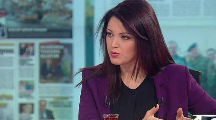 Nagehan Al&ccedil;ı'dan flaş iddia: İzmir Marşı okuyan liselileri tokatlayan &ouml;ğretmen Kemalistmiş