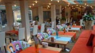 Popstar Barış Cadde Foça’da…