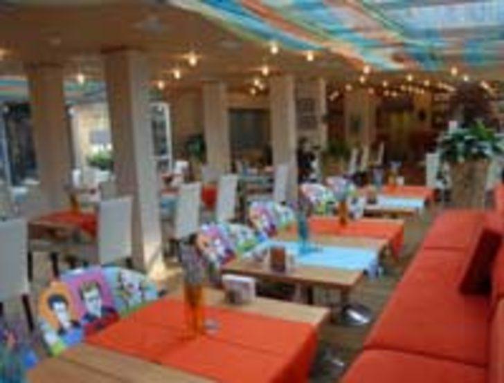 Popstar Barış Cadde Fo&ccedil;a&rsquo;da&hellip;