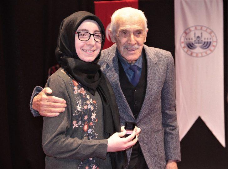 Elazığ’da Dede Korkut Hikaye Yarışmasında dereceye girenler ödüllerini aldı G4