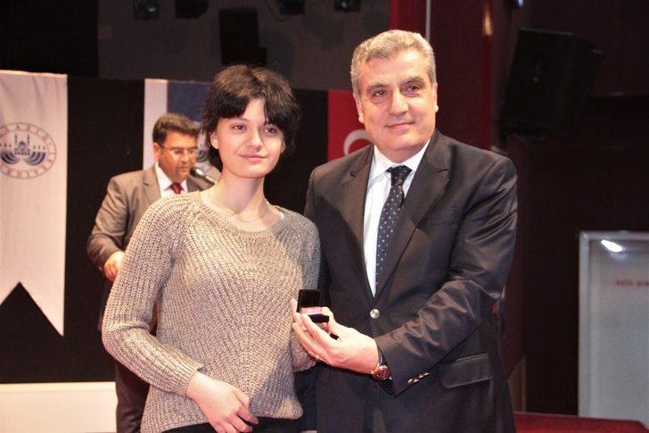 Elazığ’da Dede Korkut Hikaye Yarışmasında dereceye girenler ödüllerini aldı G5