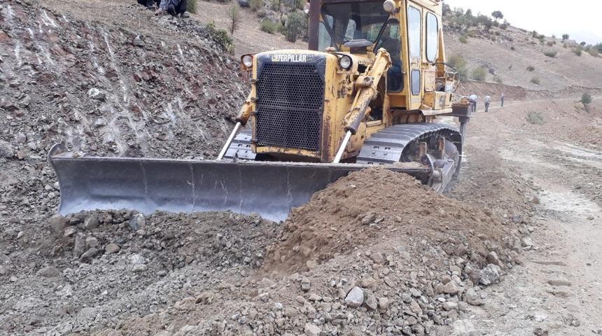 Siirt&rsquo;te yeni a&ccedil;ılacak yolla 15 k&ouml;y yolunun bağlantısı sağlanacak