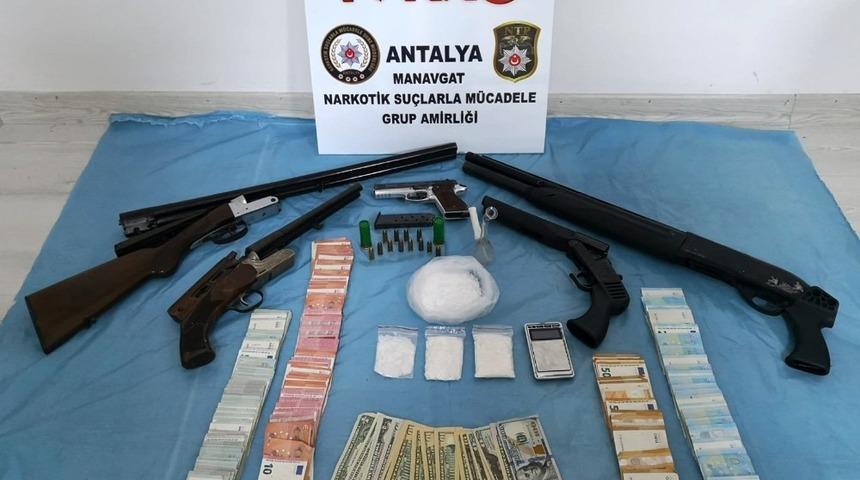 Manavgat&rsquo;ta uyuşturucu operasyonu