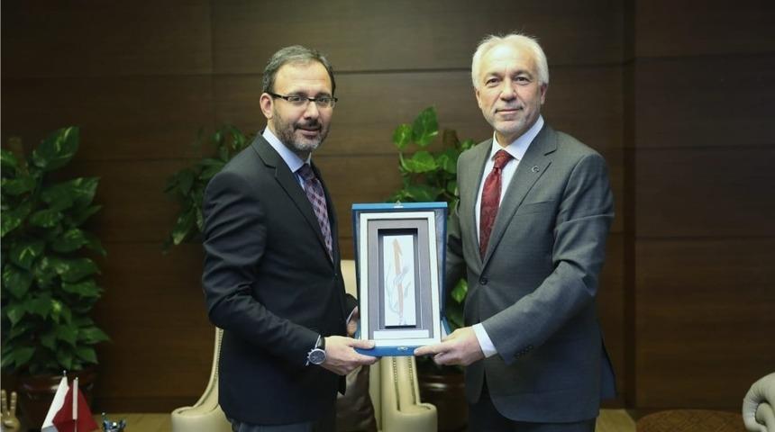 Bakan&rsquo;dan K&uuml;tahya&rsquo;ya 2 m&uuml;jde