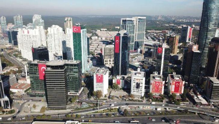 Bugün 29 Ekim Cumhuriyet Bayramı! İşte kırmızı-beyaz İstanbul...