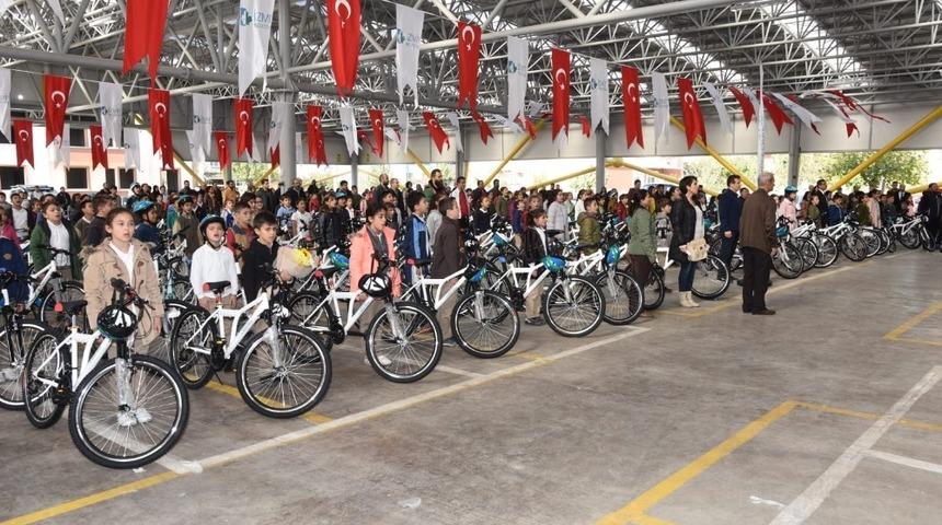 İzmit’te bisikletsiz çocuk kalmayacak