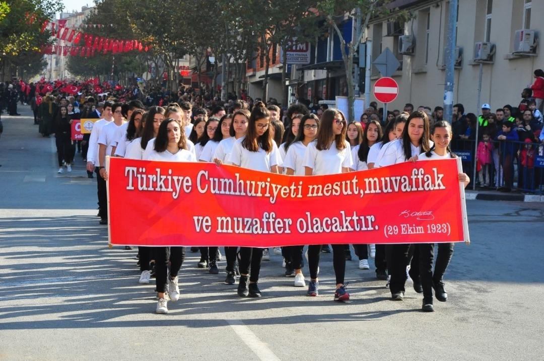 Manisa&rsquo;da Cumhuriyet Bayramı coşkusu