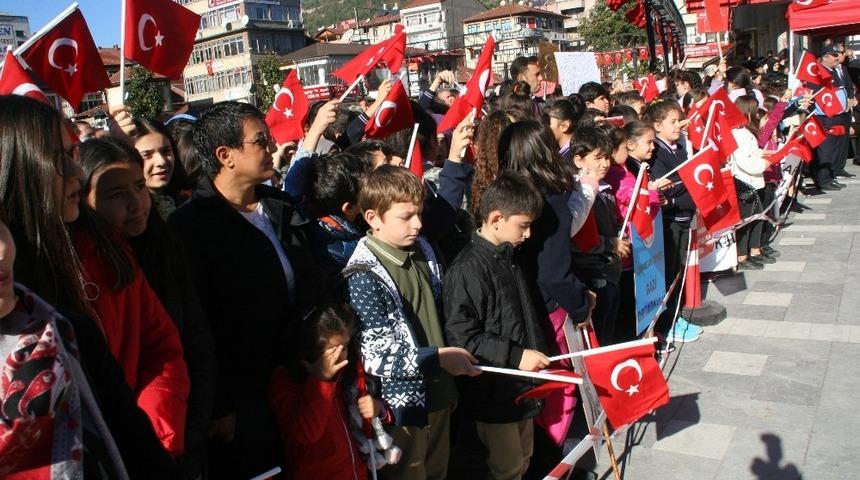 Devrek&rsquo;te Cumhuriyet Bayramı coşku i&ccedil;inde kutlandı