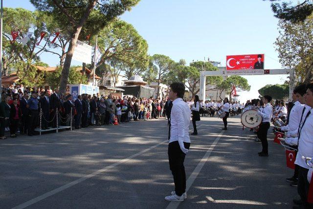 Kuyucak’ta 29 Ekim Cumhuriyet Bayramı coşkuyla kutlandı