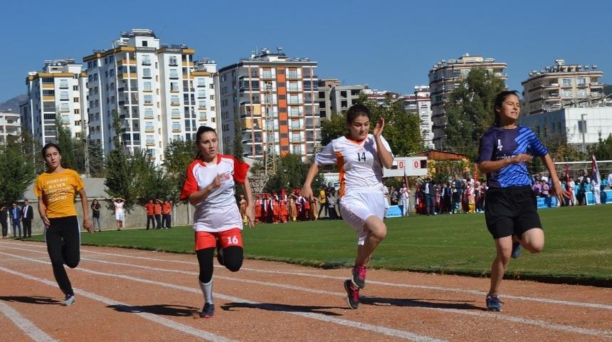 Kozan&rsquo;da Cumhuriyet Bayramı coşkusu