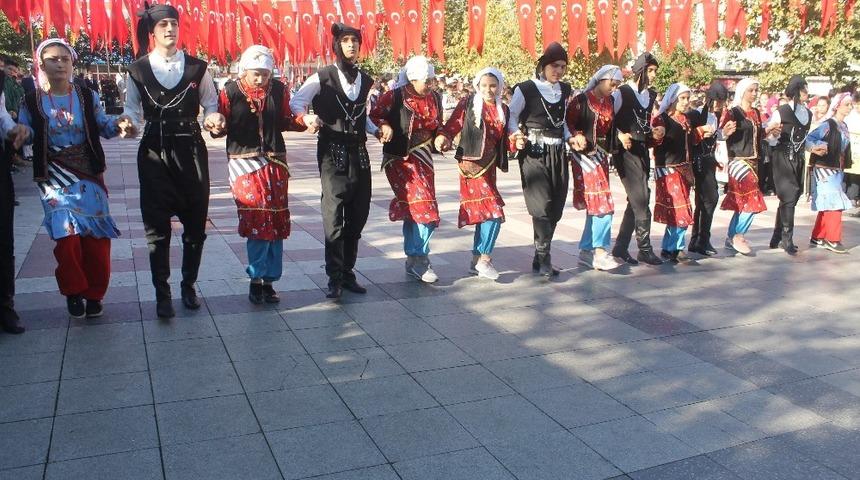 Manyas&rsquo;ta Cumhuriyet bayramı kutlandı