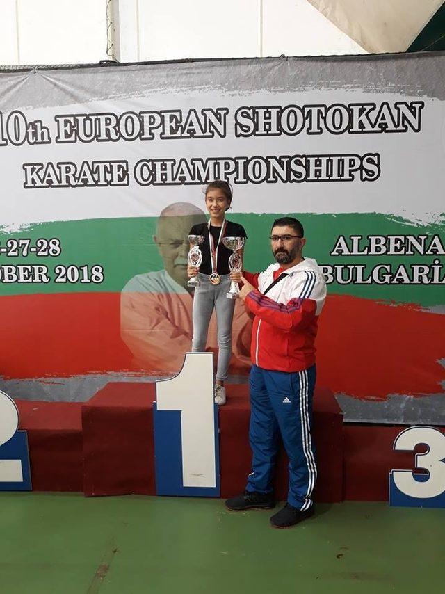 Biga Belediyesi Karate Okulu ve Kepezspor sporcularının büyük başarısı