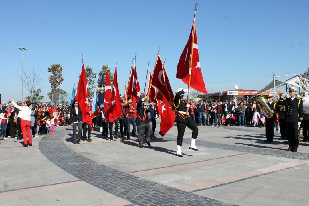 Cumhuriyet Bayramı Yalova&rsquo;da coşkuyla kutlandı