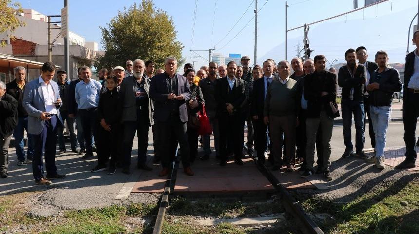Bir ayda iki kişinin can verdiği tren yolunda protesto