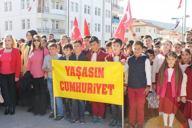 Akdağmadeni’nde Cumhuriyet Bayramı Coşkuyla Kutlandı