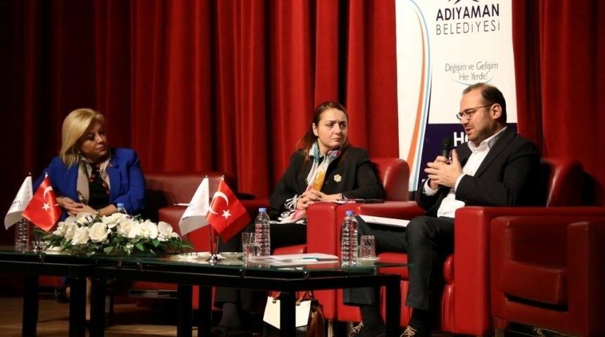 &lsquo;K&uuml;resel Finans Savaşları&rsquo; konulu konferans d&uuml;zenlendi