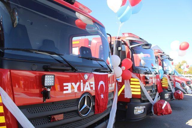 Van’da itfaiyenin yeni araçları tanıtıldı