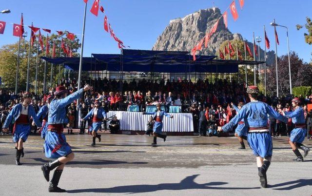 Afyonkarahisar’da Cumhuriyet Bayramı coşkusu