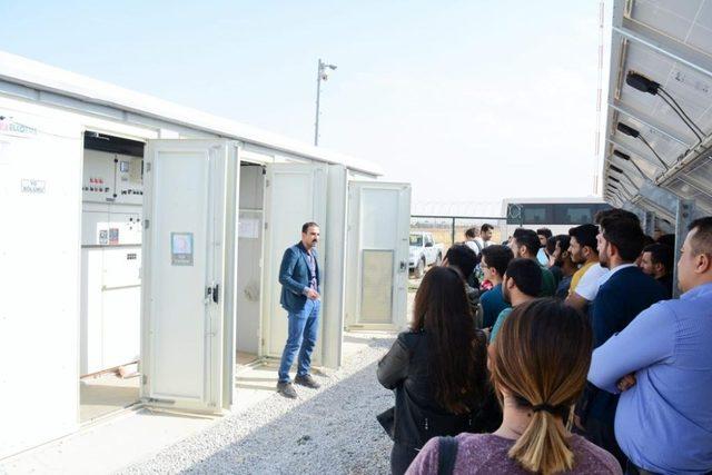 KMÜ Mühendislik Fakültesi öğrencileri güneş santralini inceledi