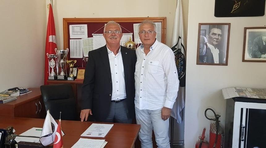 &Ccedil;eşme Belediyespor&rsquo;un yeni teknik direkt&ouml;r&uuml; belli oldu