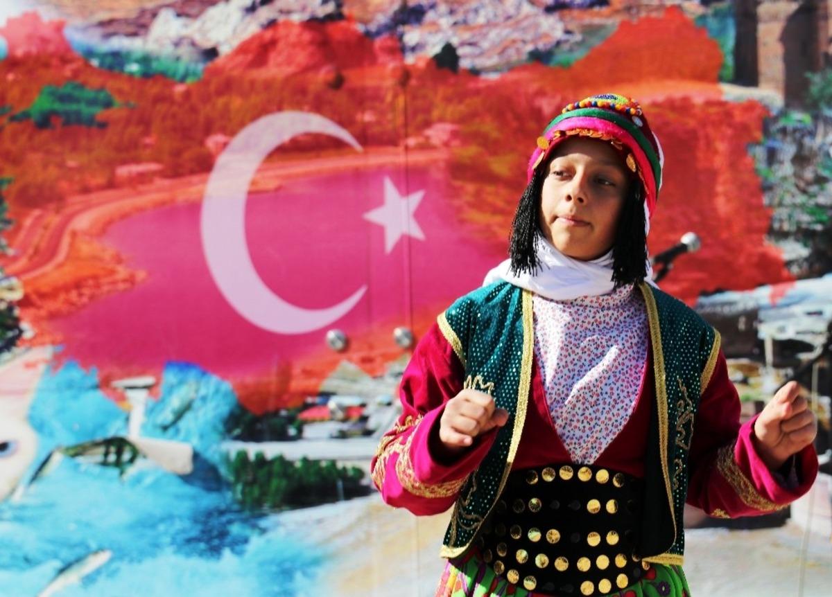 Van&rsquo;da 29 Ekim Cumhuriyet Bayramı coşkusu