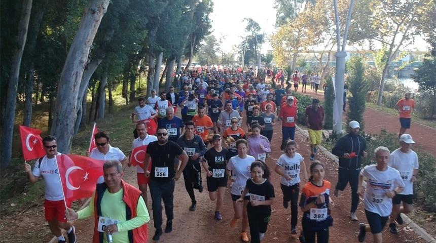 Adanalılar Cumhuriyet i&ccedil;in koştu