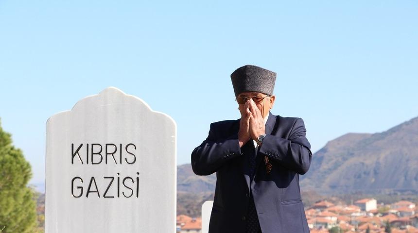 Kıbrıs gazileri, silah arkadaşlarını unutmadı