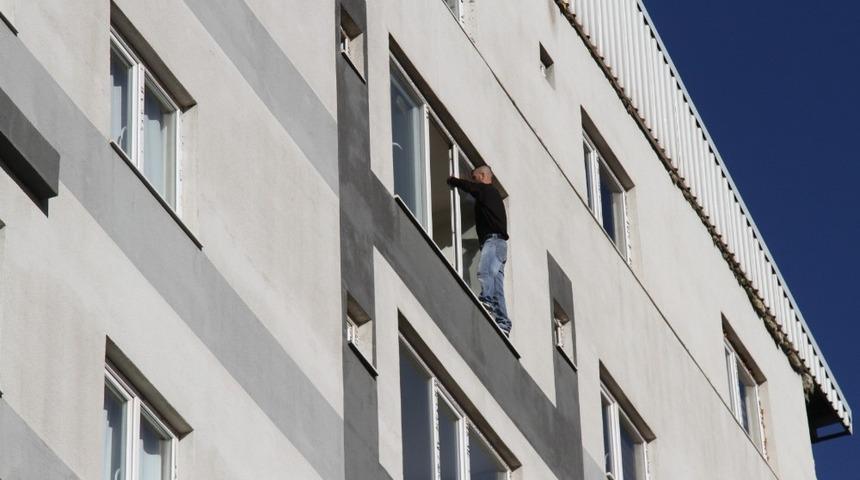 Van&rsquo;da intihar etmek isteyen gen&ccedil; ikna edildi