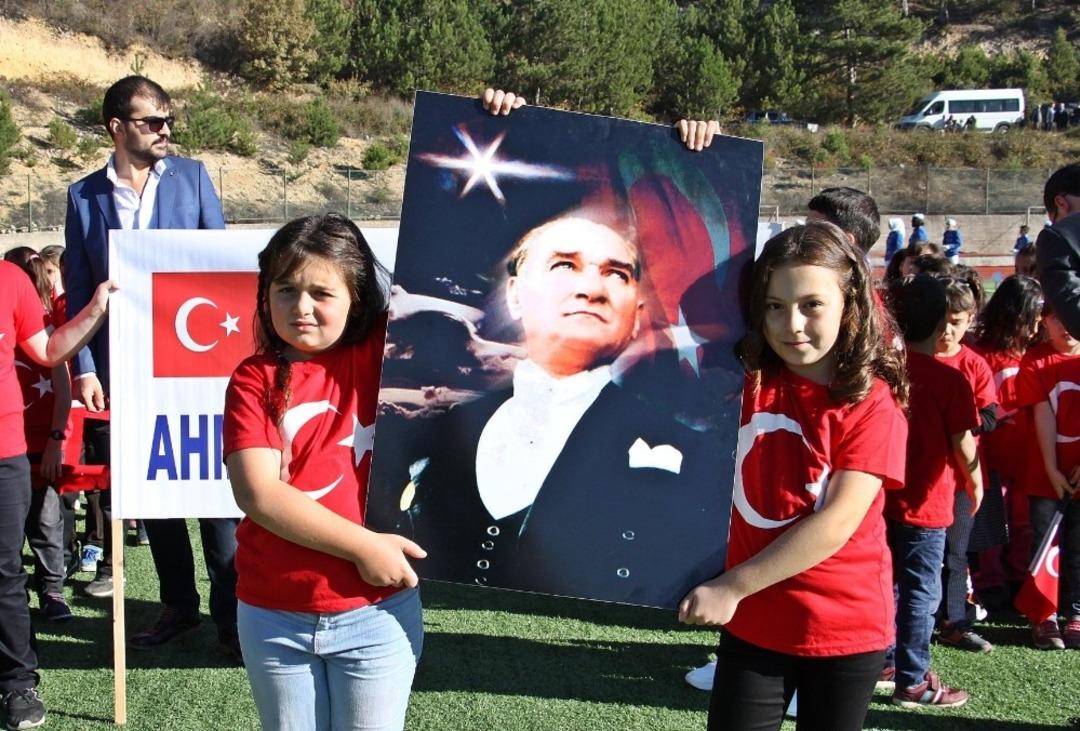 Ara&ccedil;&rsquo;ta Cumhuriyet Bayramı kutlandı