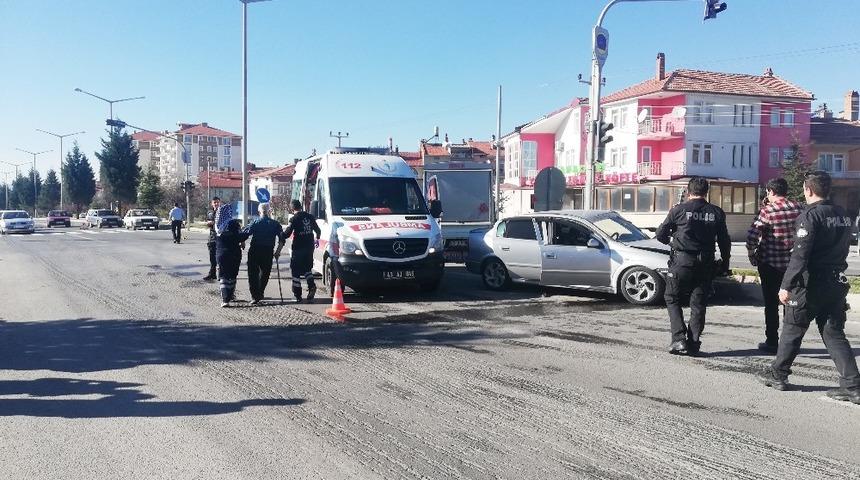 K&uuml;tahya Tavşanlı&rsquo;da trafik kazası: 2 yaralı