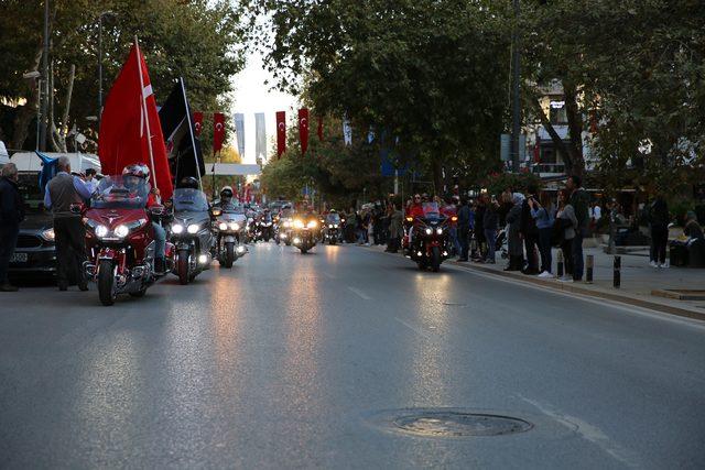 Kadıköy’de Vosvos ve motosikletli bayram konvoyu