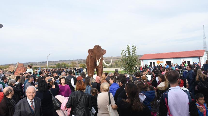 Edirne'de a&ccedil;ılan Hasan Ali Y&uuml;cel &Ccedil;ocuk M&uuml;zesi'ne ziyaret&ccedil;i akını