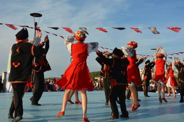 Uluslararası Troya Halk Dansları Festivali gerçekleşti
