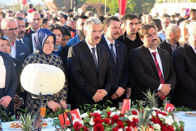 İzmir'de 29 Ekim Cumhuriyet Bayramı coşkuyla kutlandı (2)