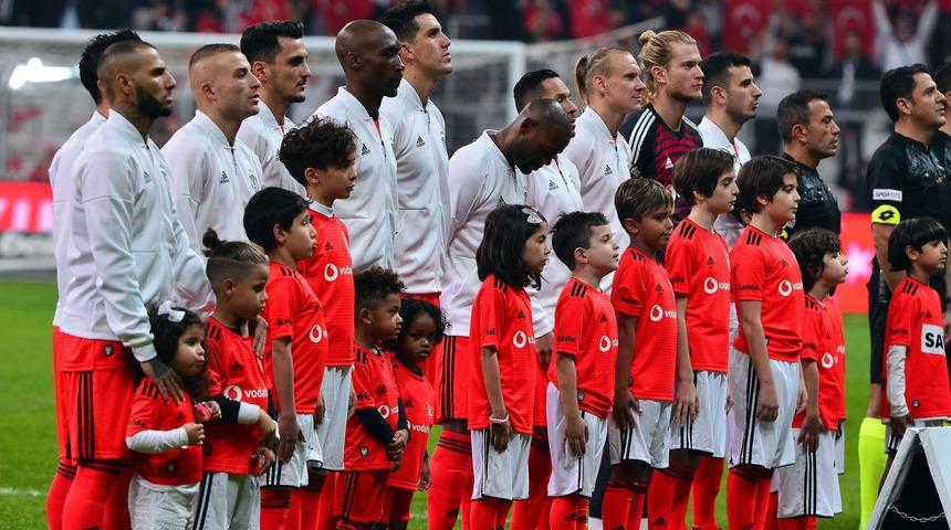Beşiktaş'a çifte şok! Sakat ve cezalı...